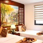De La Soie Hotel & Travel